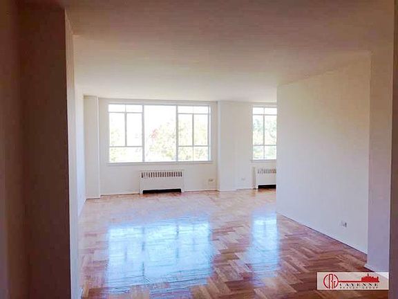 2nd image of 5355 Henry Hudson Pkwy #5H