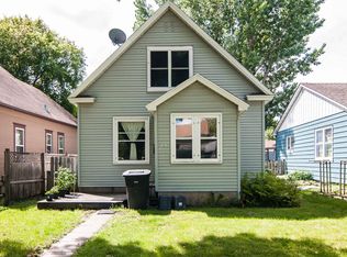 705 N 4th St, Grand Forks, ND 58203