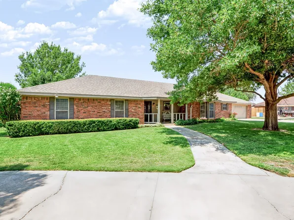 1701 Caddo Cir, Dalhart, TX 79022