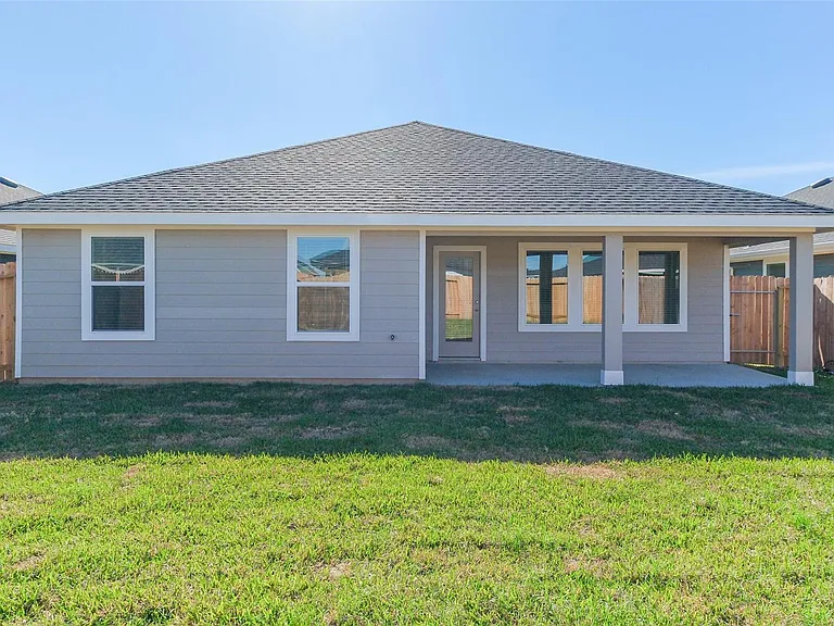 31718 Hallington Hill Ln — Photo 32
