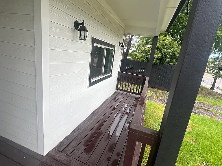2305 Lorraine St — Photo 9