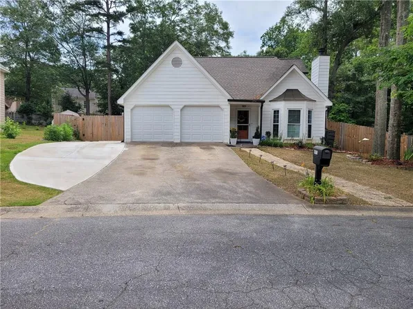 4016 Sharon Woods Dr, Powder Springs, GA 30127