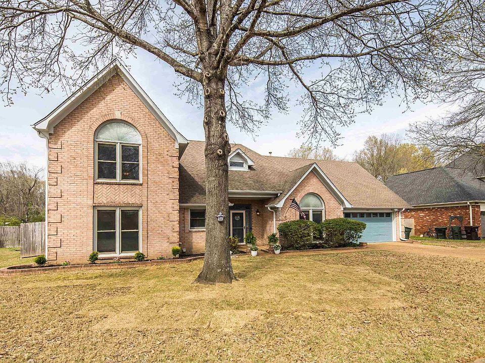 1st image of 440 Ashton Woods Ct