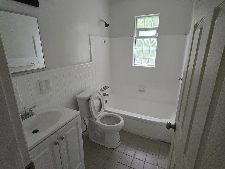 2536 Flanigan Ct #3 — Photo 8