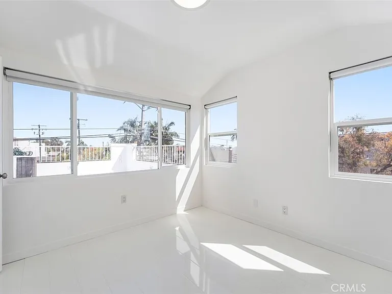 2830 2nd Ave — Photo 33
