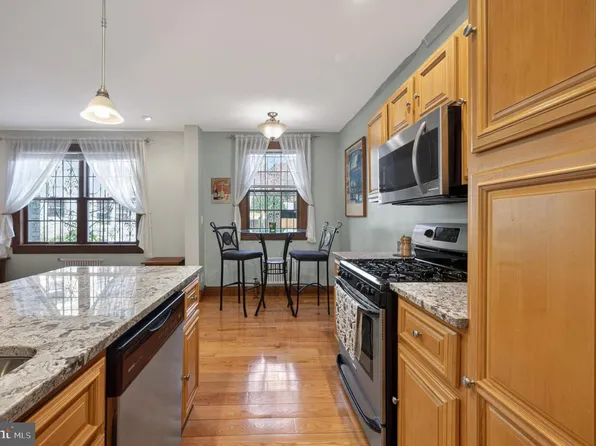 1860 Clydesdale Pl NW APT 105, Washington, DC 20009
