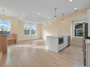 160 Webster St #3, Boston, MA 02128