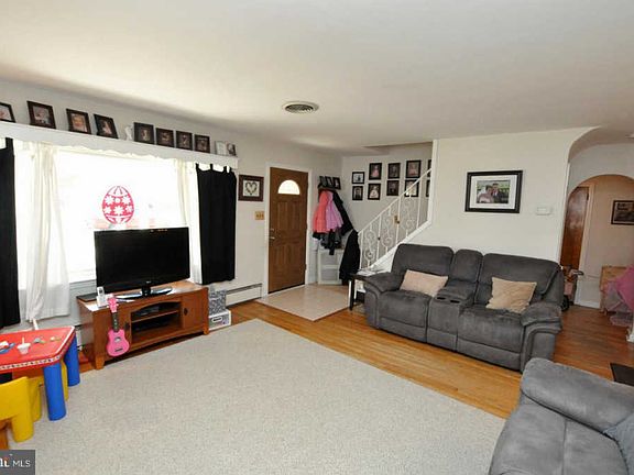 4th image of 1706 W McGalliard Ave