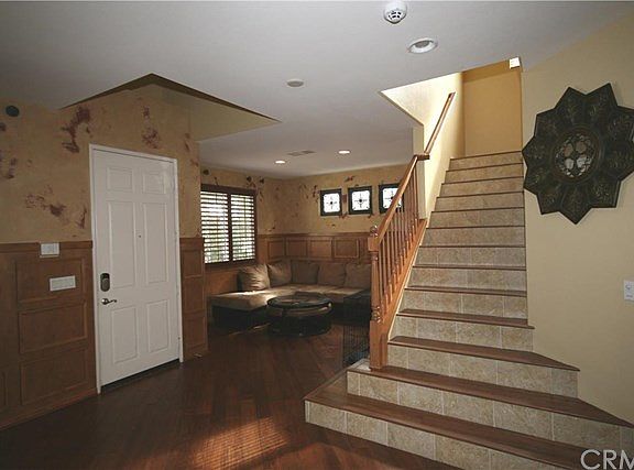 4th image of 15639 Winona St