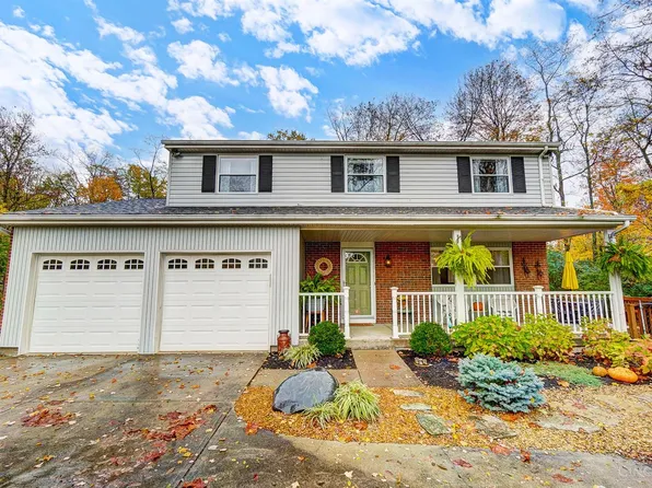 1790 Woodpine Ln, Cincinnati, OH 45255