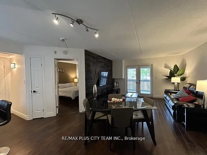 2 bed, $2,350 — Photo 4