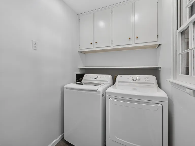 2313 W 71st St — Photo 10