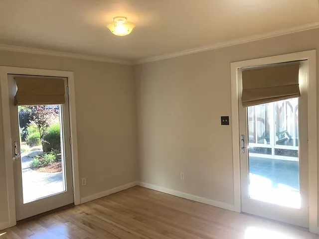 585 Bryan Ave — Photo 5
