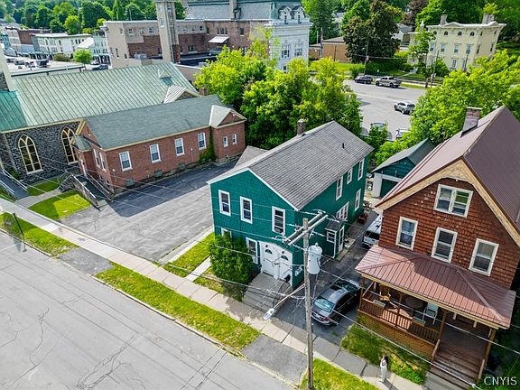 3rd image of 610 Albany St