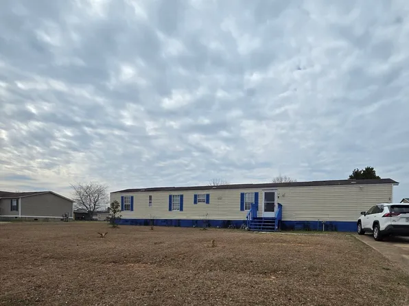 217 Bayberry Dr, Byron, GA 31008