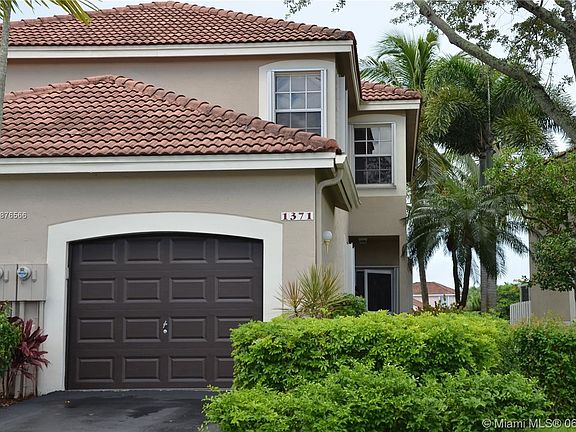 2nd image of 1371 Sorrento Dr Unit 1371