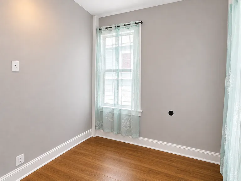 115 Wall St #1 — Photo 6