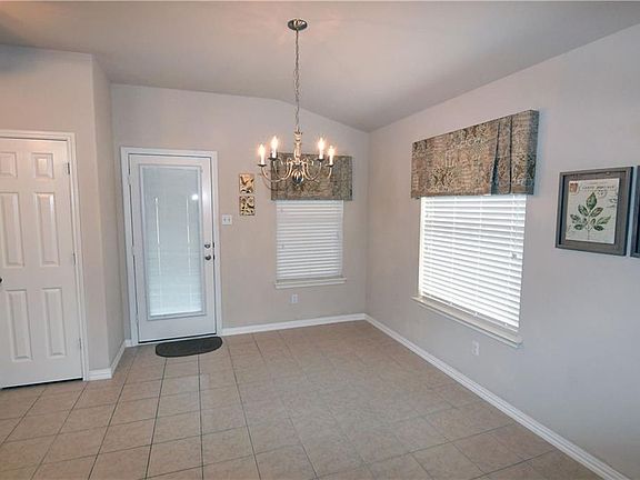 5th image of 311 Baldwin St