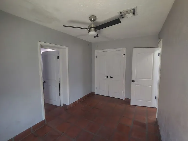 23 E Adams St — Photo 13