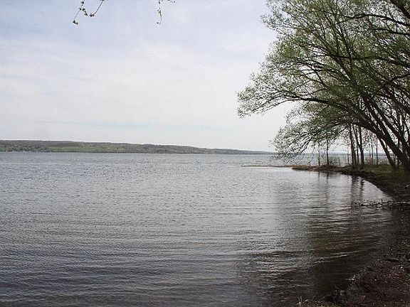 5th image of 2778 W Lake Rd