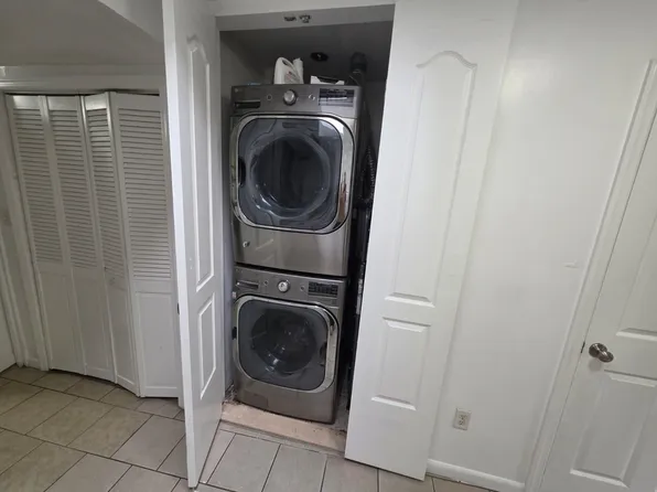 40 Van Reypen Street image 17 of 20