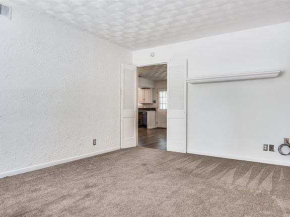 5th image of 12124 Brisbane Ave
