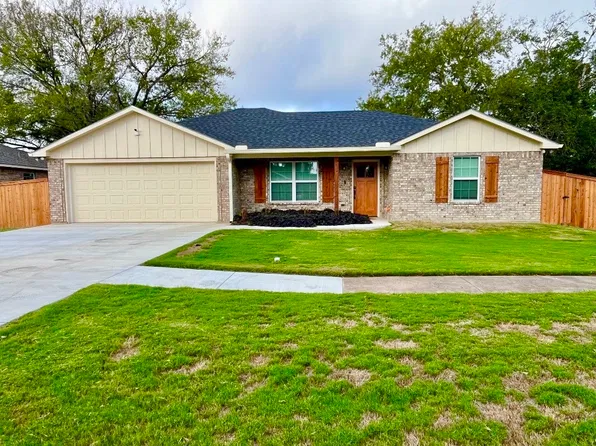 200 S Ross Ave, Mexia, TX 76667