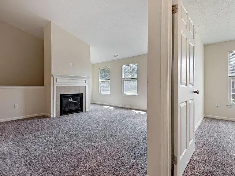 Auburn Creek Apartment Homes — Photo 7