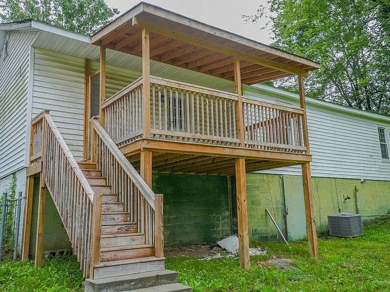 1821 Freeport Rd — Photo 14