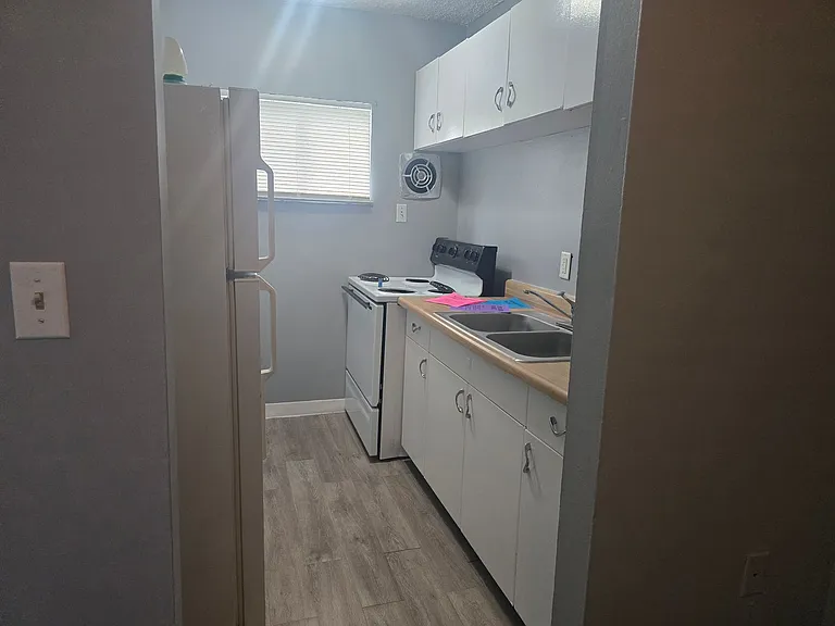 904 Mohawk Trl — Photo 5