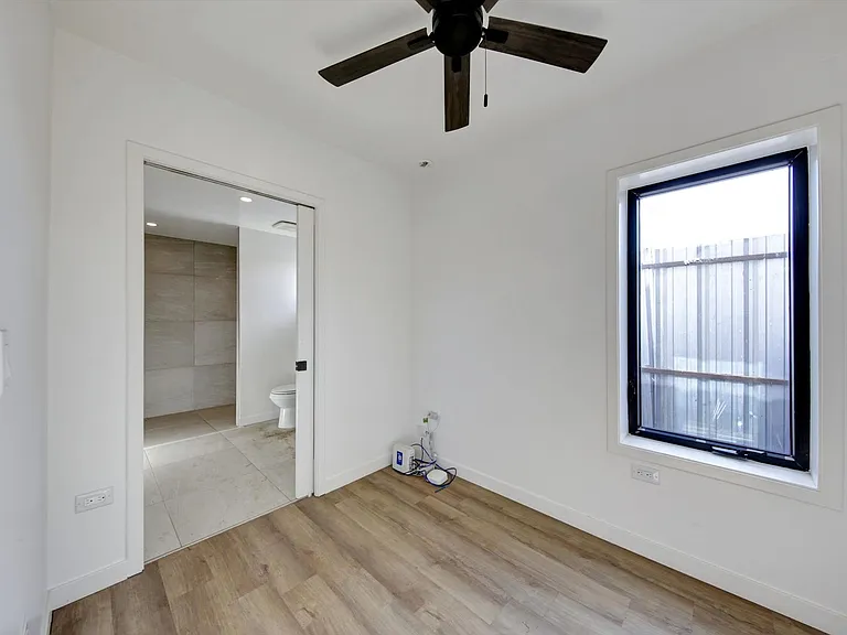 3064 Imperial Ave — Photo 18