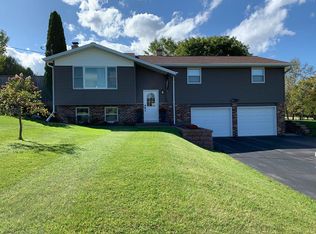 1593 Delsart Rd, Sturgeon Bay, WI 54235