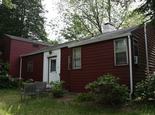 15 Smith St, Amherst, MA 01002