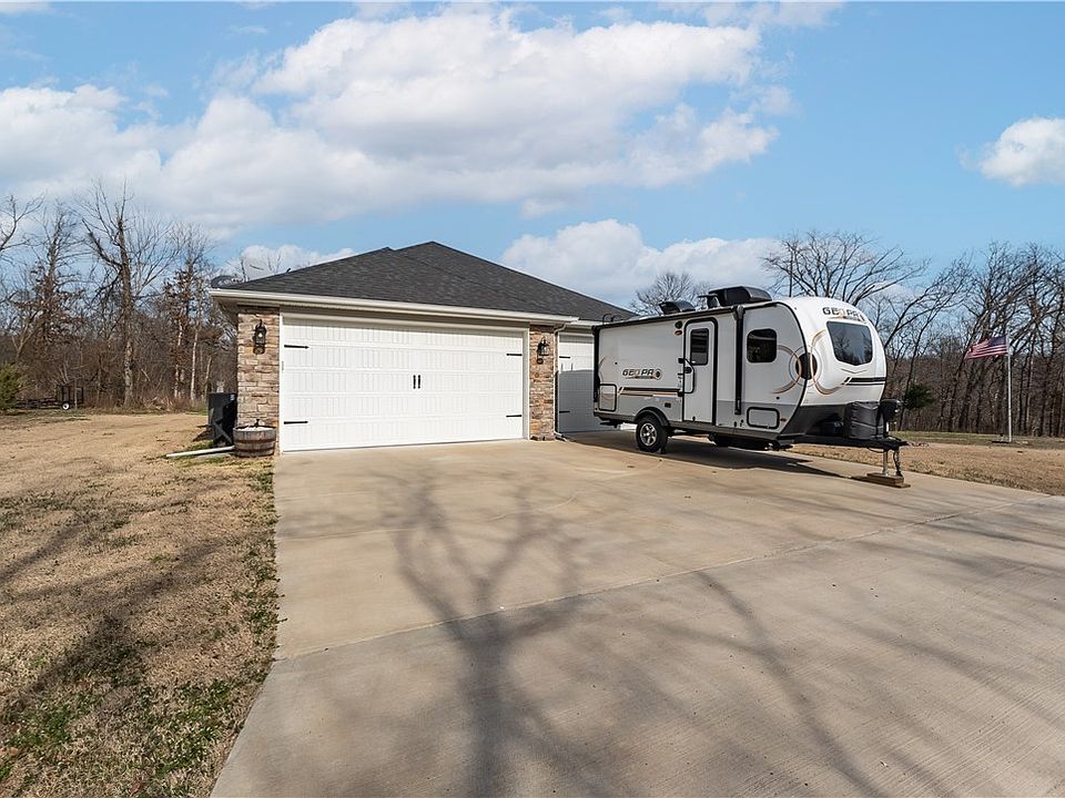 1st image of 9 Magrath Cir