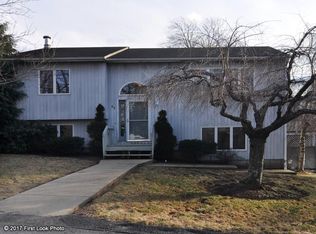 17 Pinewood Ave, Johnston, RI 02919