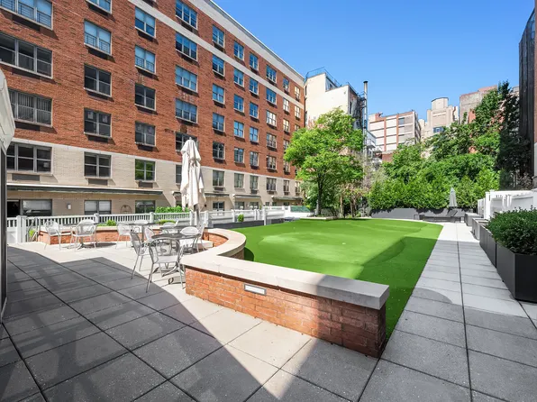 516 West 47th Street image 1 of 8