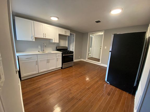 3rd image of 228 Broadway Floor 2