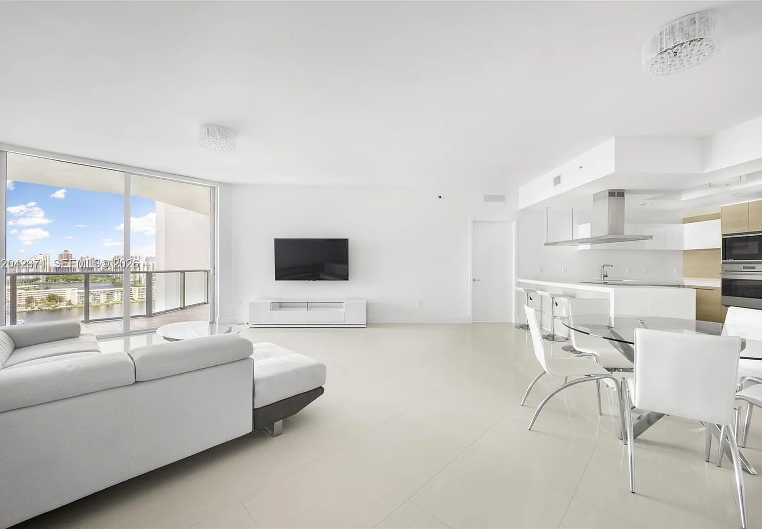 Marina Palms Residences N — Photo 4