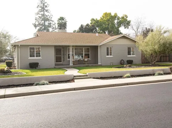 1009 Olive St, Oakdale, CA 95361