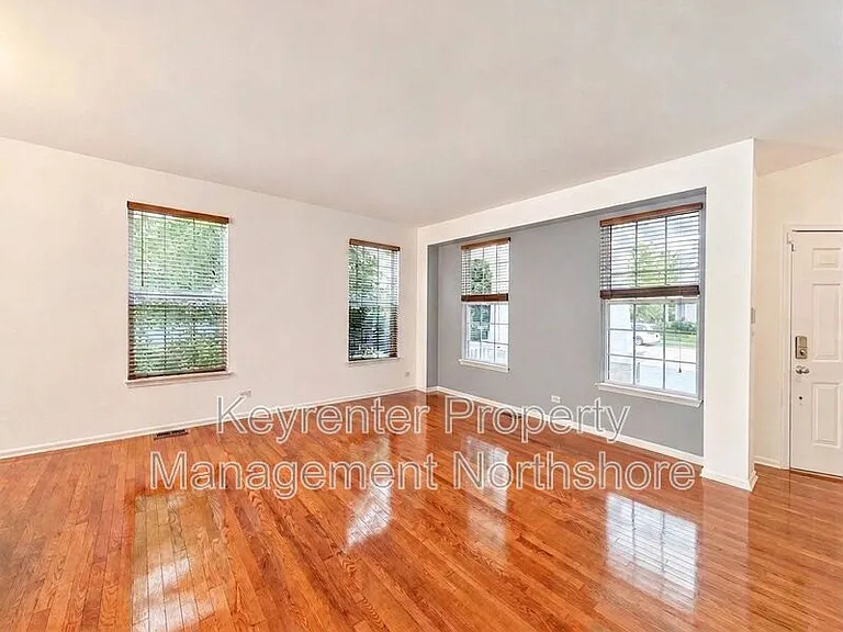 3148 Concord Ln — Photo 2