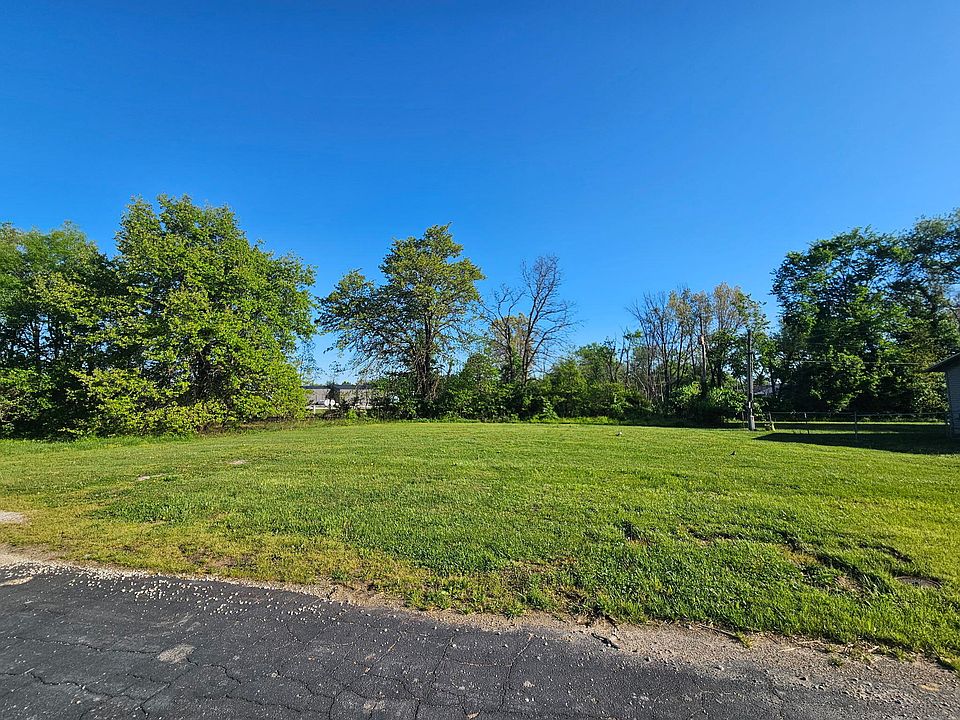 2nd image of 1105 W Cindy Lane