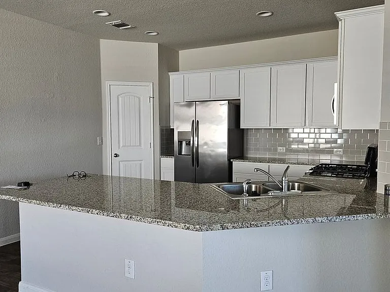 110 Marimoor Dr — Photo 26
