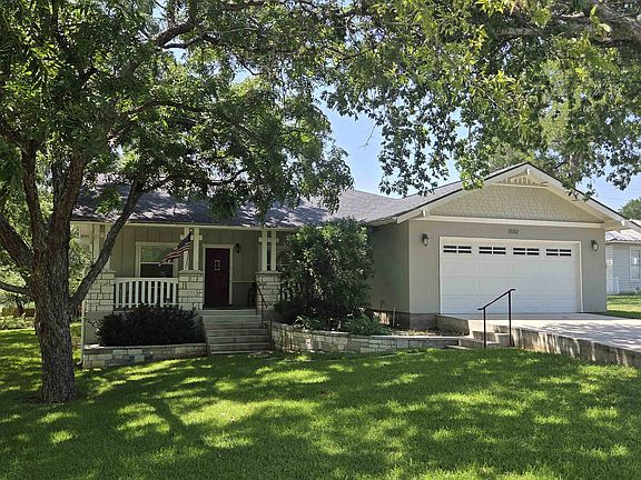 4th image of 1102 F Avenue