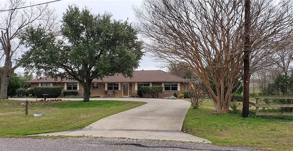 1st image of 3724 Carrie Ln