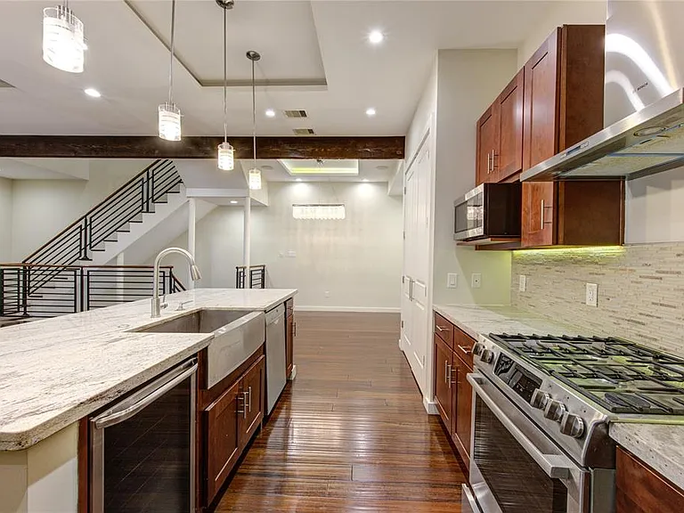 605 Jewett St — Photo 14