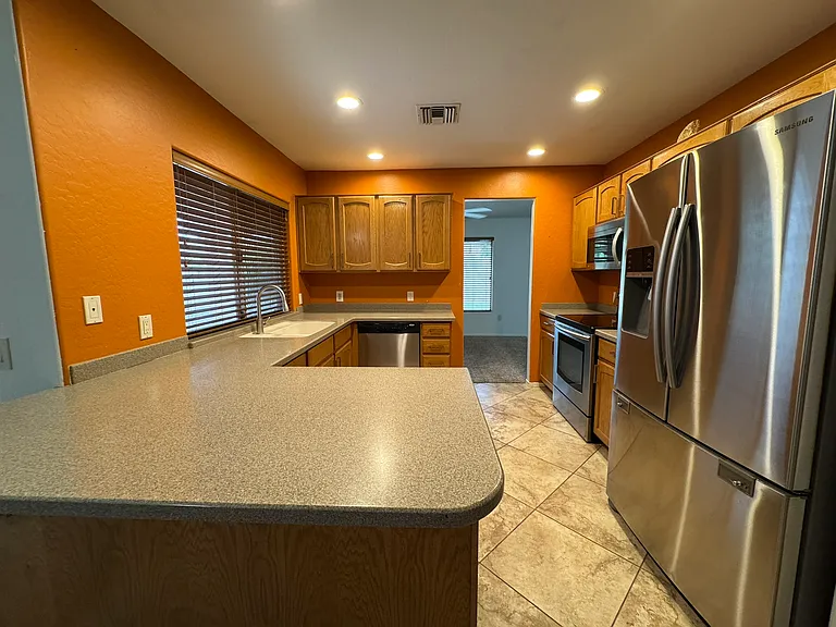 3201 W Paradise Ln — Photo 32