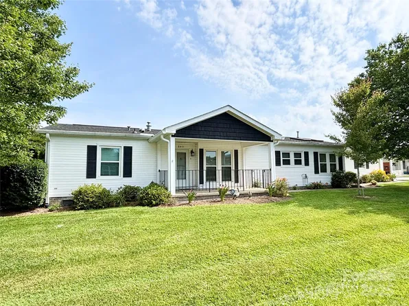 243 Riverwind Dr, Hendersonville, NC 28739