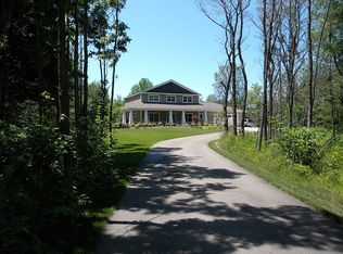 6182 Standing Stone Dr, Holland, MI 49423