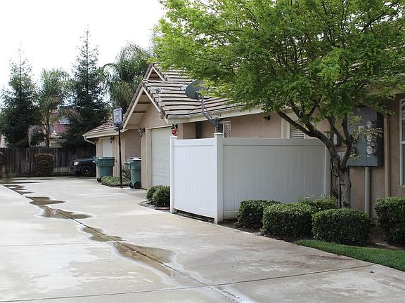 5th image of 2601 W Oriole Ave