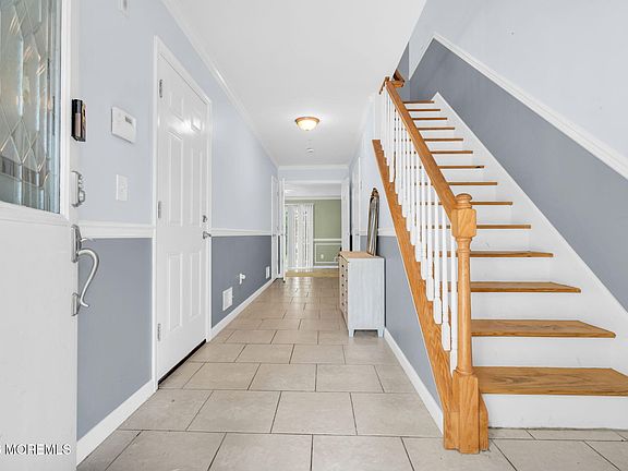 4th image of 553 S Atlantic Avenue #2